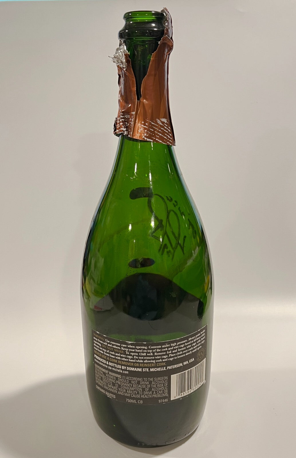 David Ortiz Signed & Used 2007 World Series Champagne, Red Sox. MLB Holo Steiner1