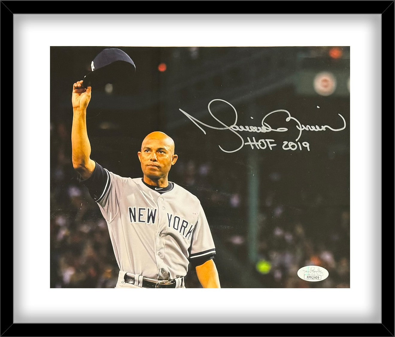 Mariano Rivera Signed & "HOF 2019" Inscribed 8" x 10" Photo. JSA0