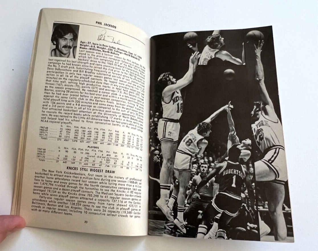 1972-73 New York Knicks Yearbook Madison Square Garden Press Media Guide NBA7