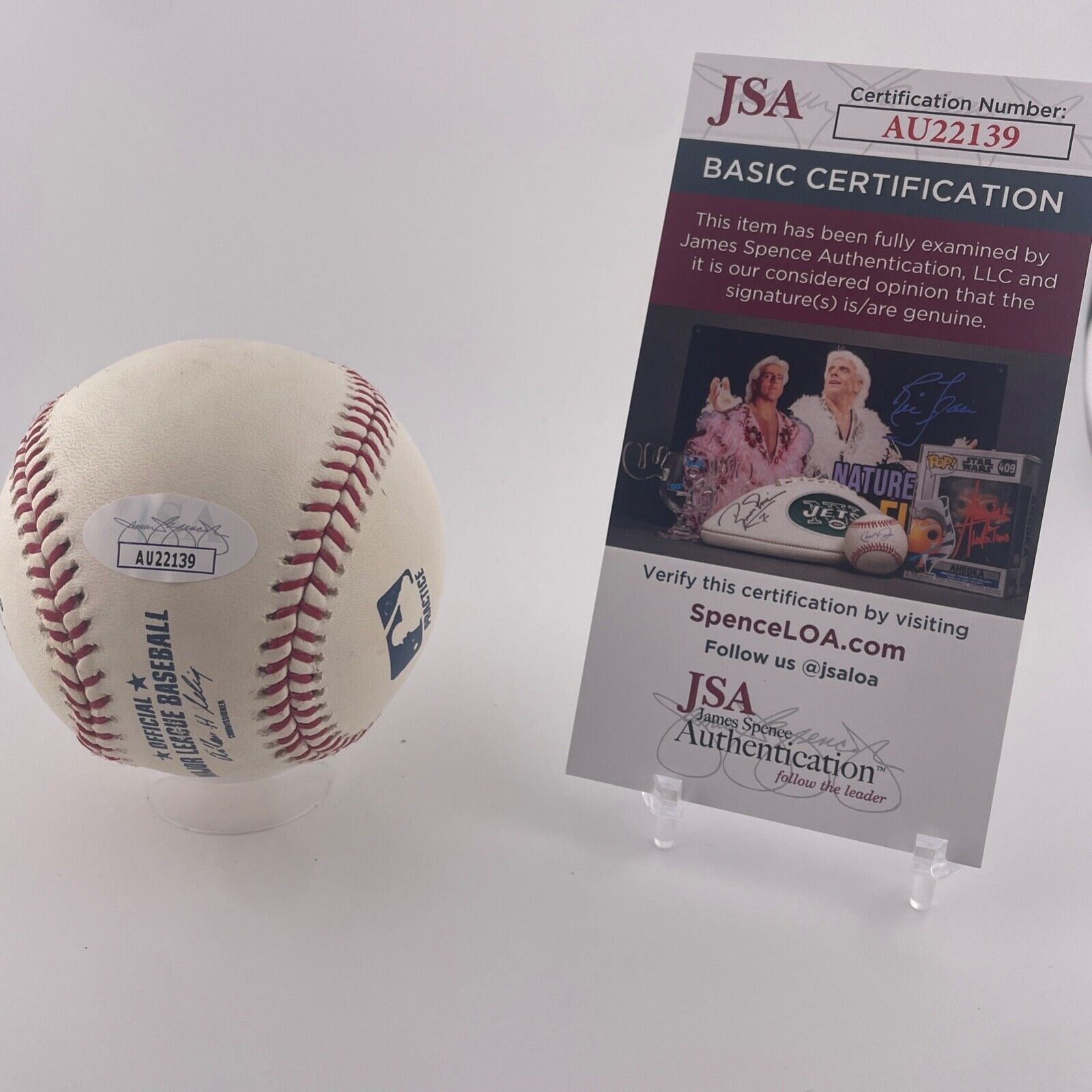 Tom Glavine Signed Baseball. HOF. JSA