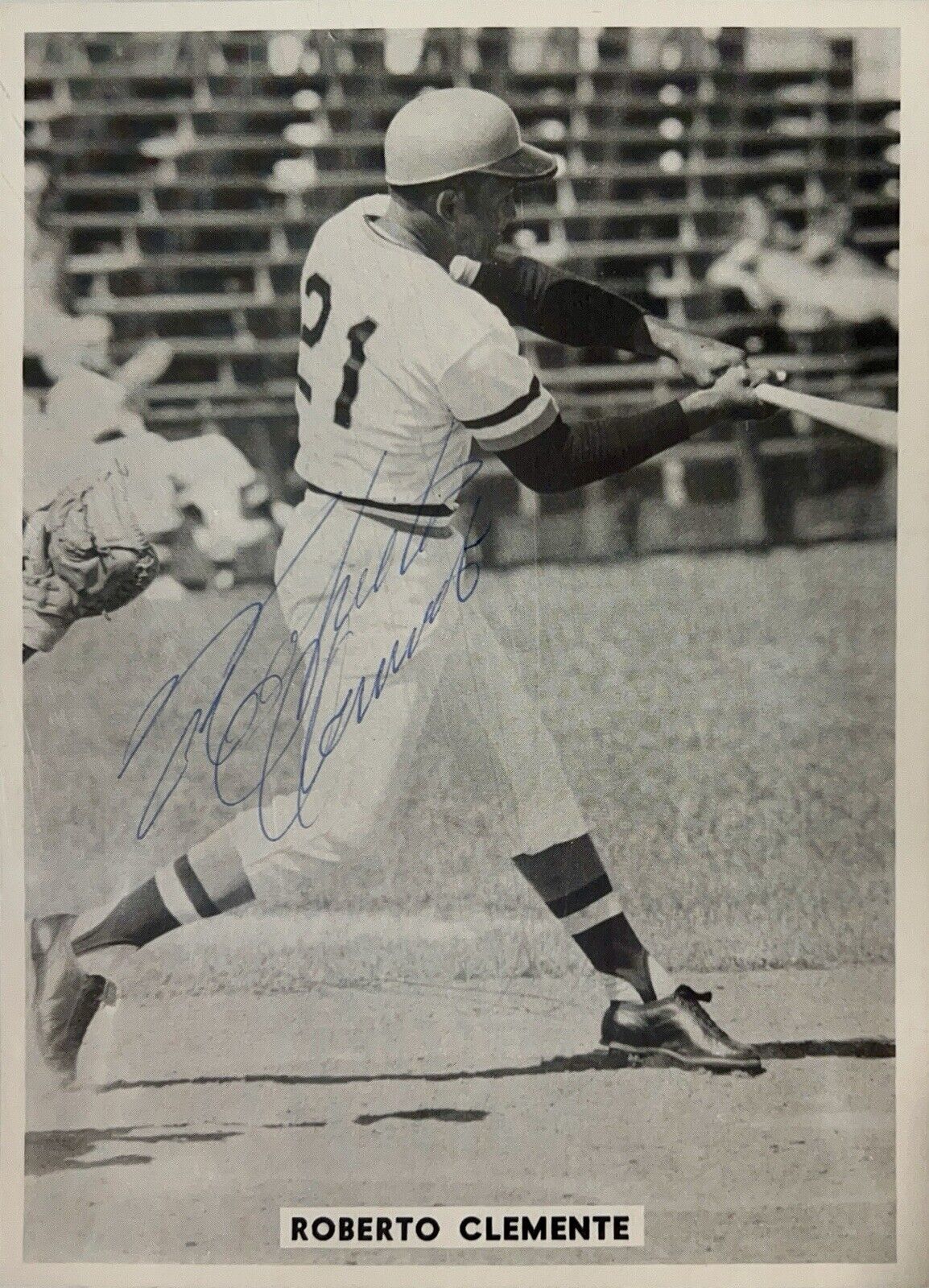 1960s Roberto Clemente Signed Batting Photograph. Rare Issue. BAS, Beckett Auth.
