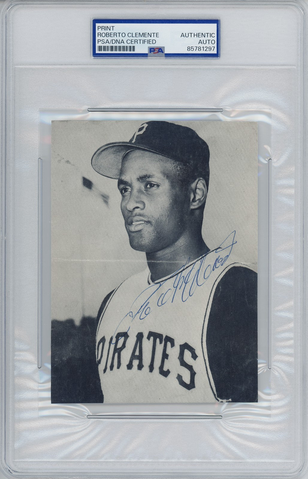 Roberto Clemente Signed Pittsburgh Pirates Photo. PSA/DNA0