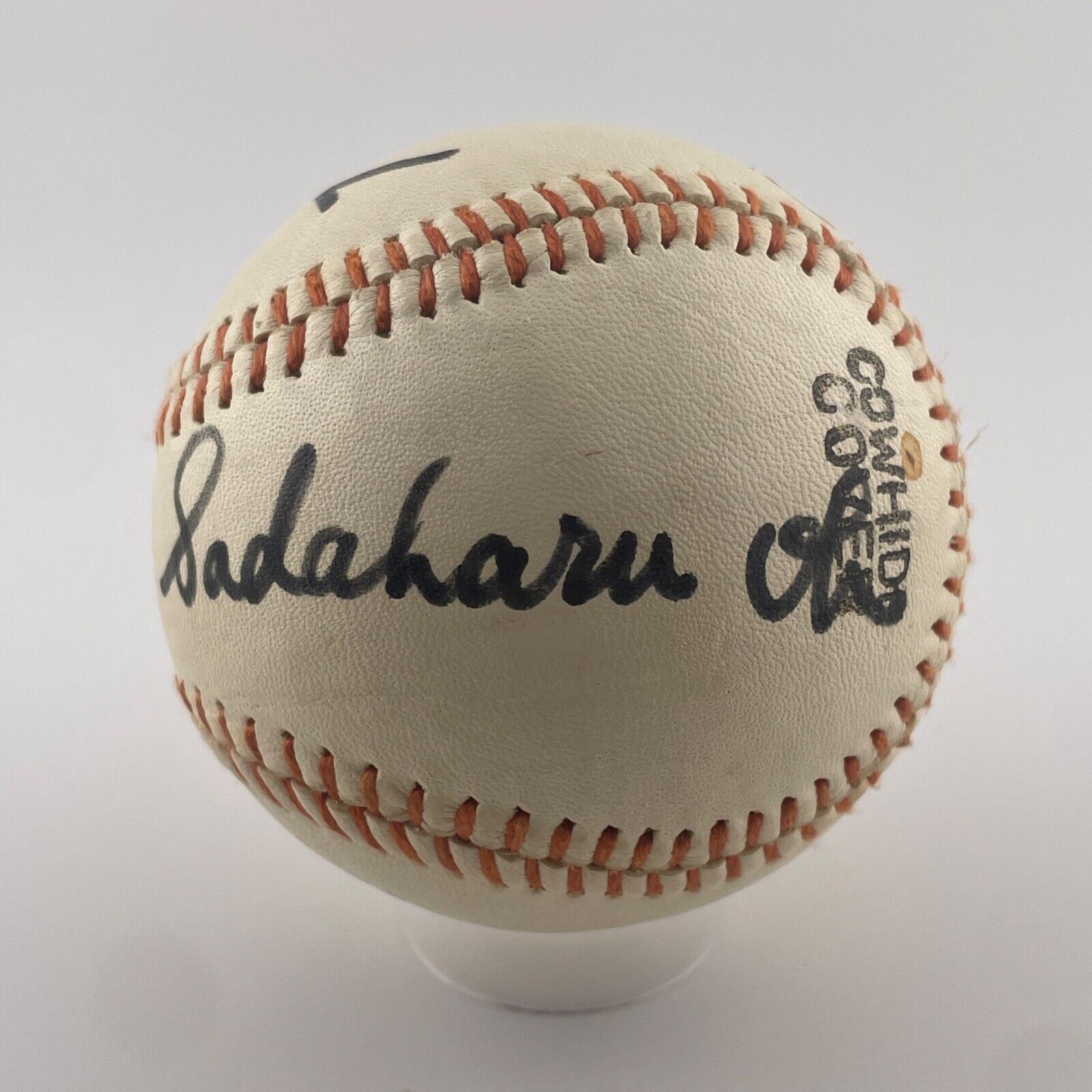 1976 Sadaharu Oh Signed Baseball Inscribed 700 HR English and Japanese. JSA