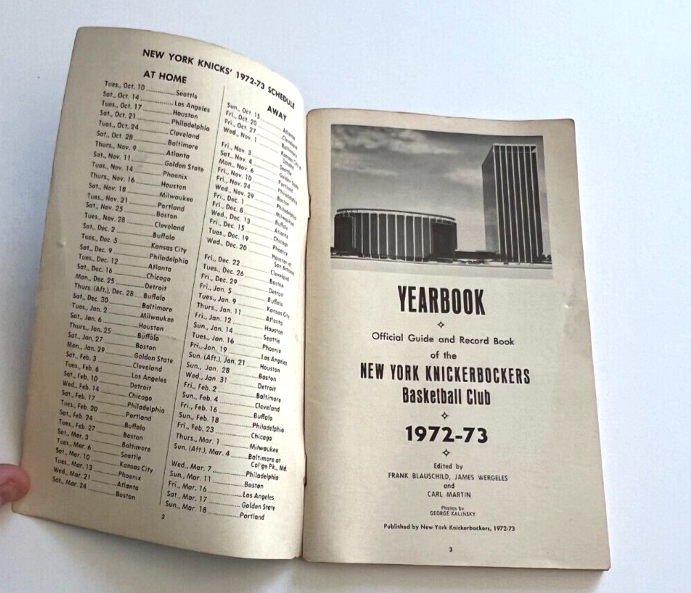 1972-73 New York Knicks Yearbook Madison Square Garden Press Media Guide NBA2
