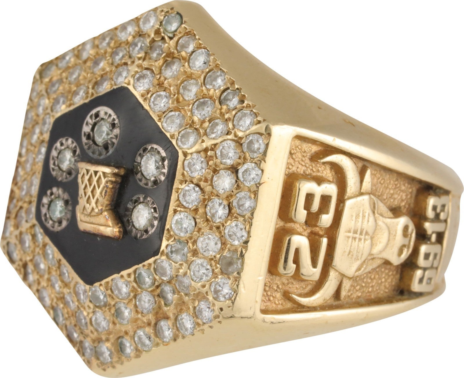 Michael Jordan 1997 Chicago Bulls Championship Ring from Iconic Security Guard2