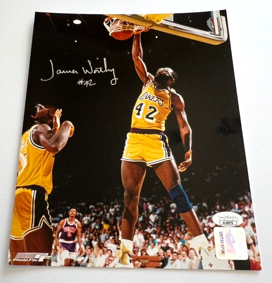 James Worthy Inscribed Signed 8x10 Photo Los Angeles Lakers Auto Autograph JSA