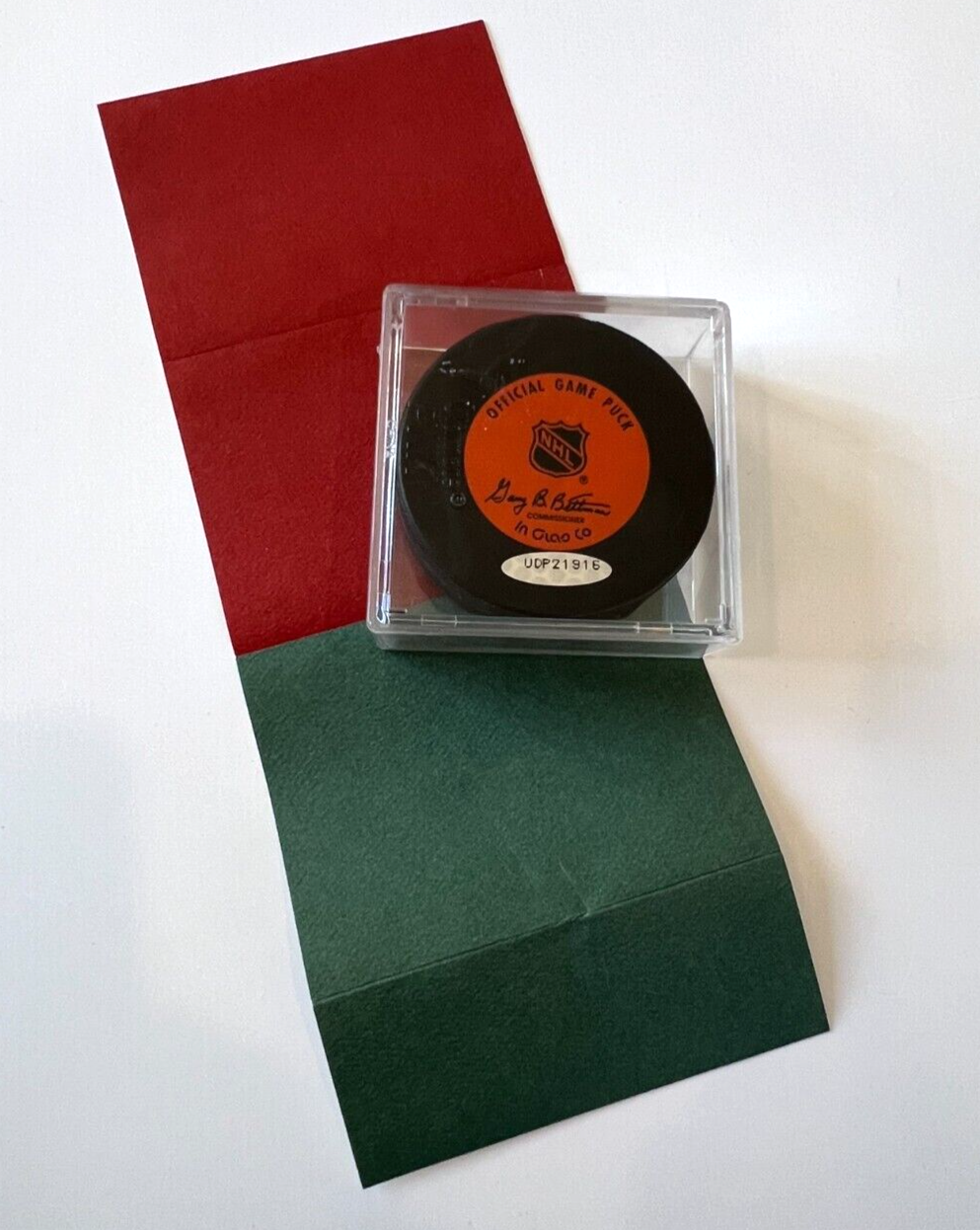 Gordie Howe Signed Hockey Puck Upper Deck UD Auto Autograph Detroit Red Wings