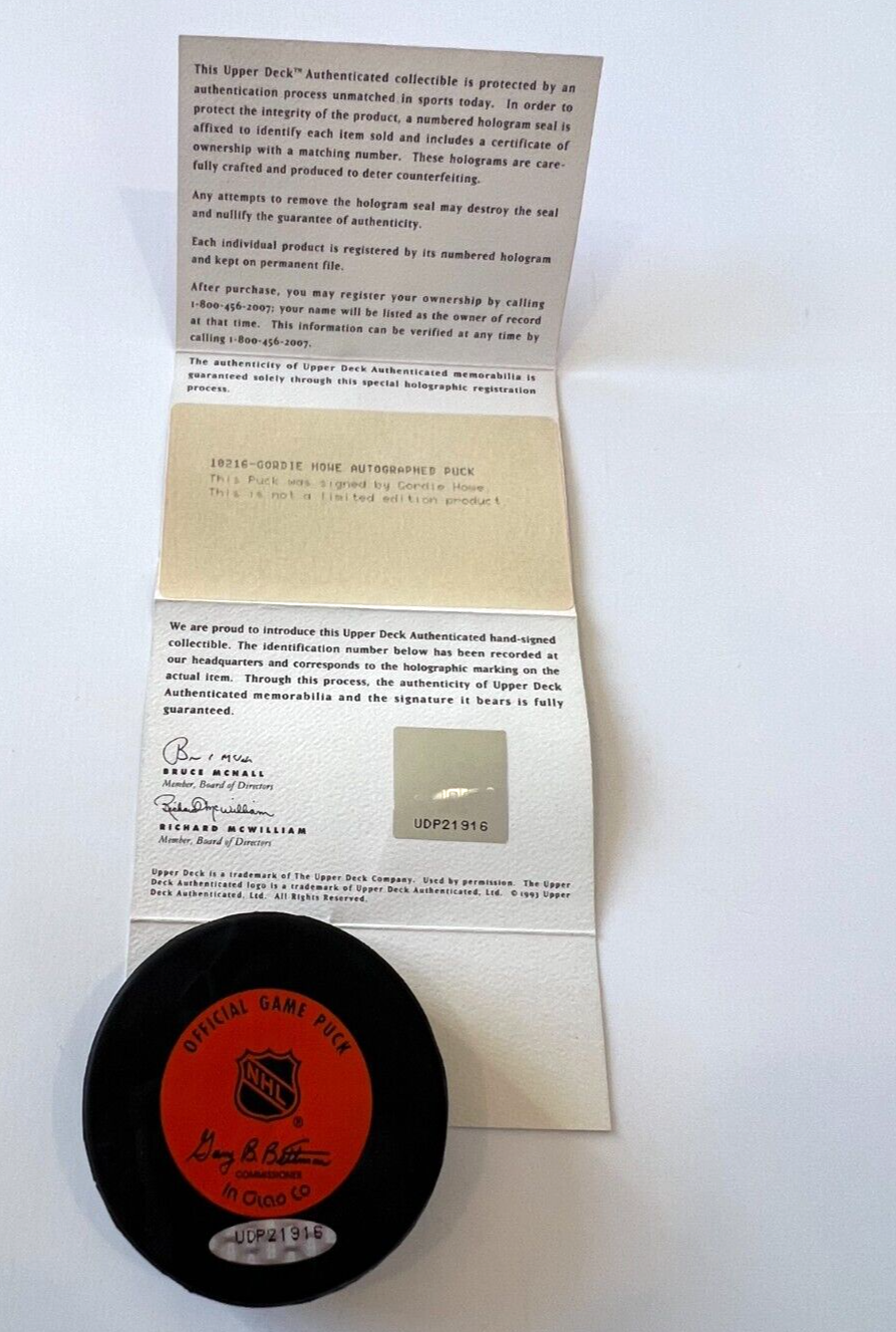 Gordie Howe Signed Hockey Puck Upper Deck UD Auto Autograph Detroit Red Wings