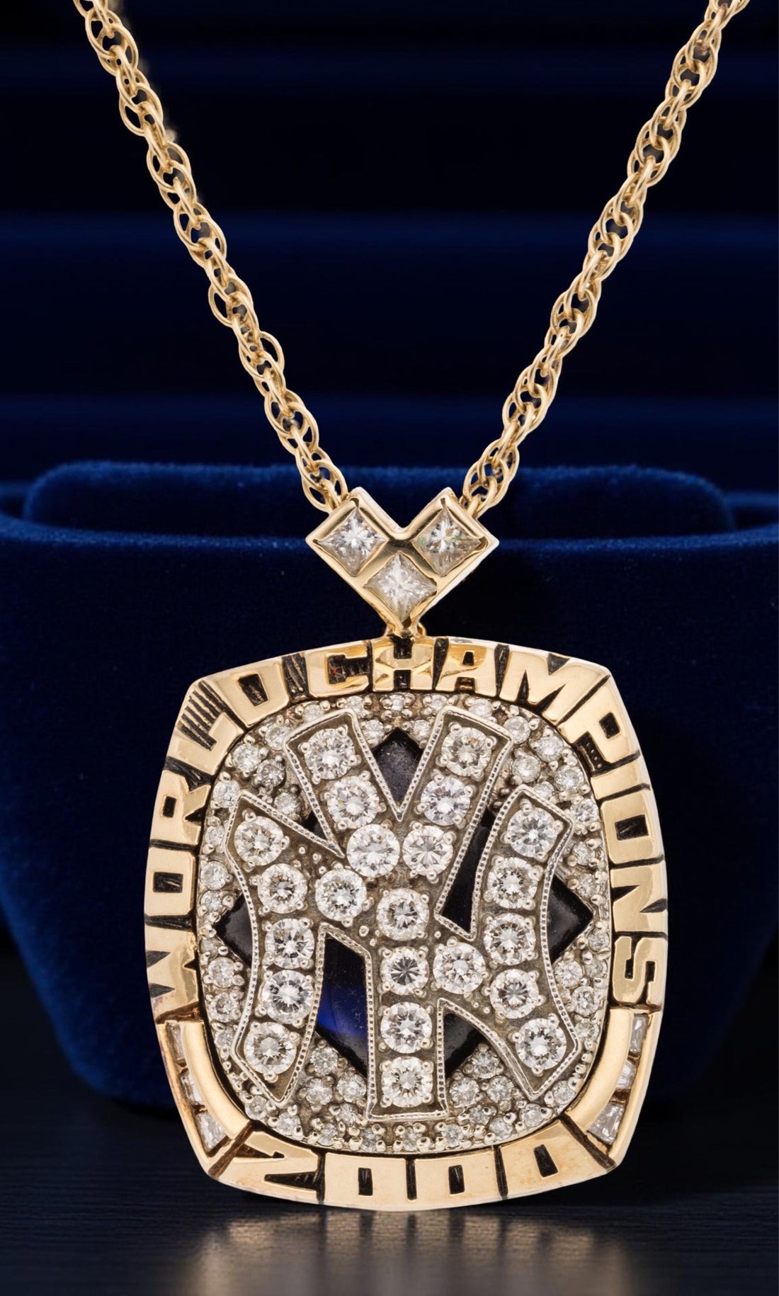 2000 New York Yankees World Series Championship Pendant, Balfour 14k
