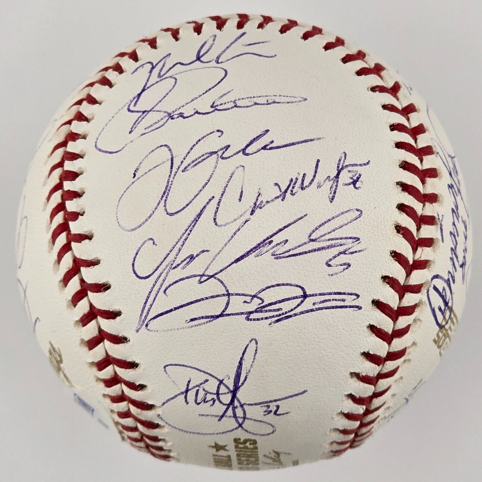 2005 Chicago White Sox Team Signed Baseball. 29 Signatures. PSA/DNA LOA