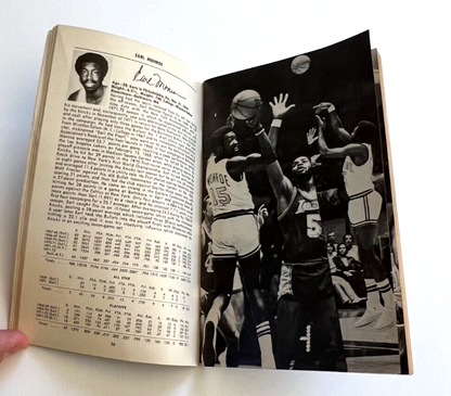 1972-73 New York Knicks Yearbook Madison Square Garden Press Media Guide NBA8