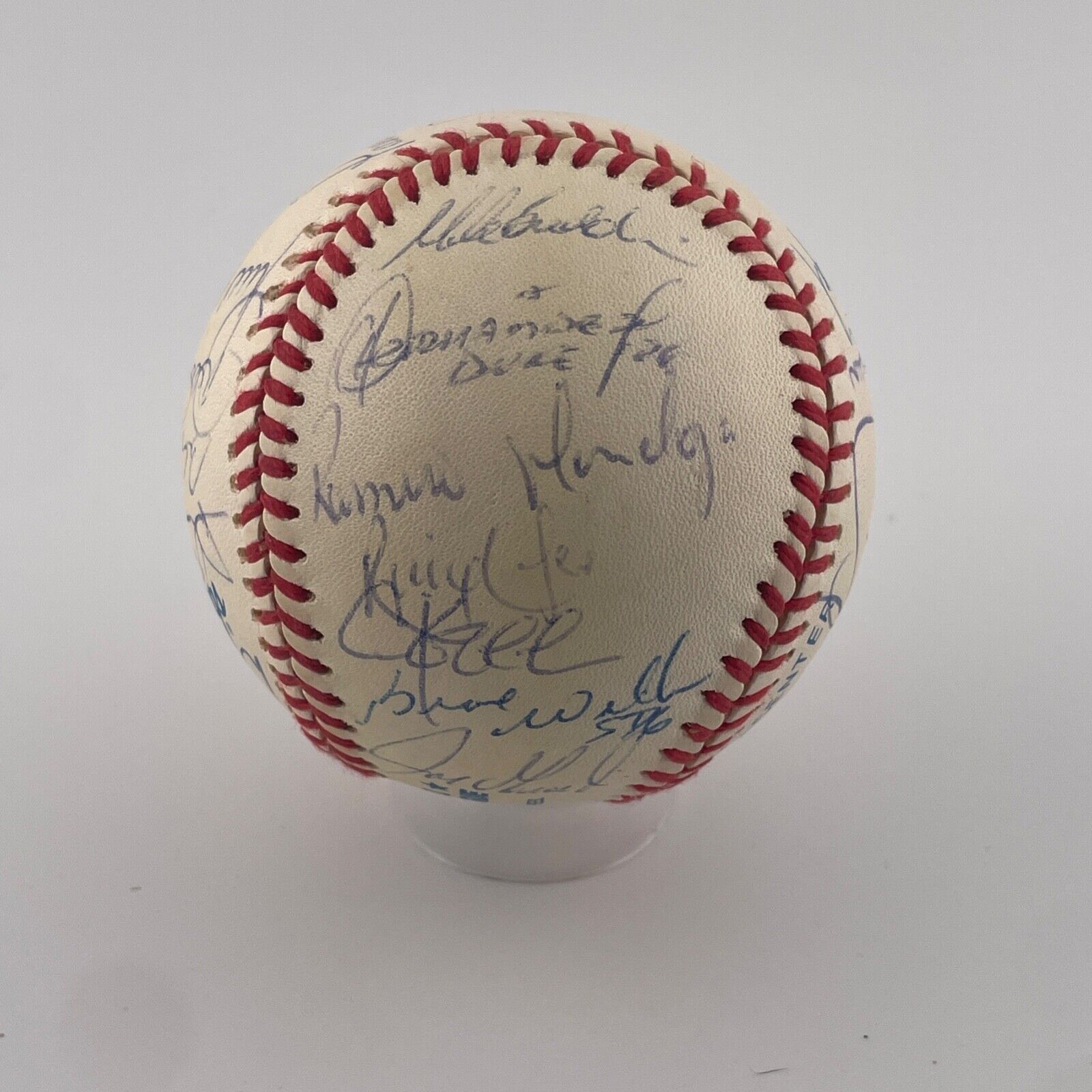 1998 Yankees World Championship Team Signed Baseball. 25 Sigs. Full JSA LOA.