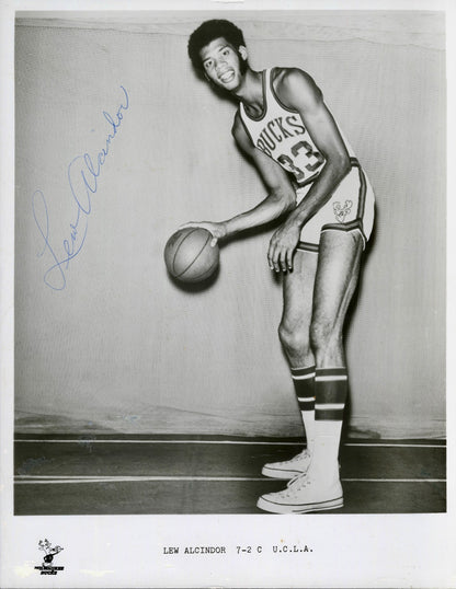 c.1970 Lew Alcindor Signed Photograph, Kareem Abdul Jabbar Rookie Year. PSA 91