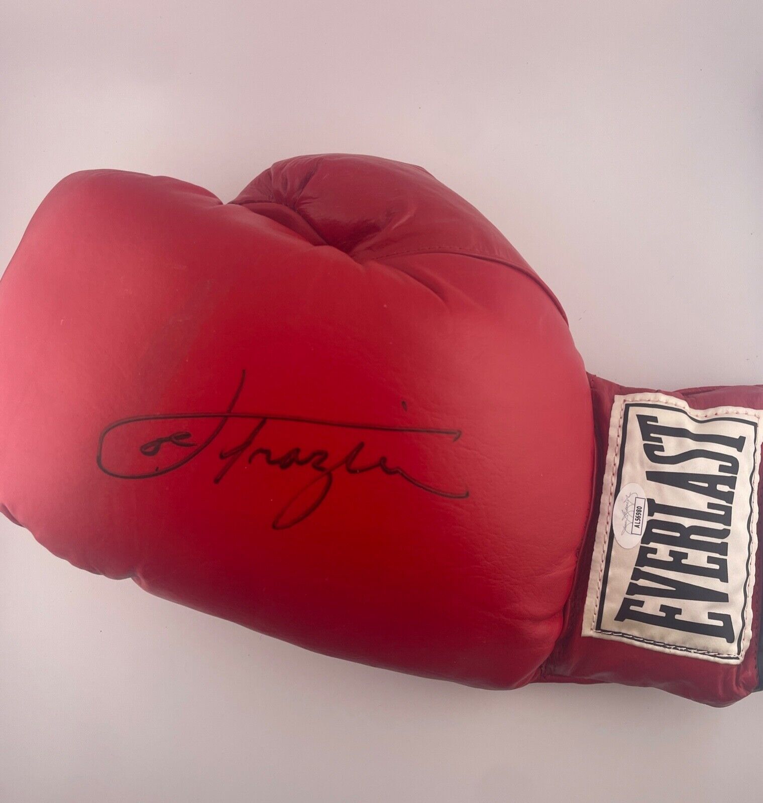 Joe Frazier Signed Everlast Boxing Glove. Auto JSA