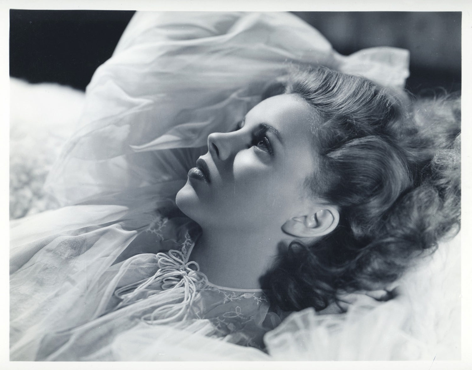 1942 Judy Garland Original Photo. Gorgeous Intimate Pose, PSA Type 11