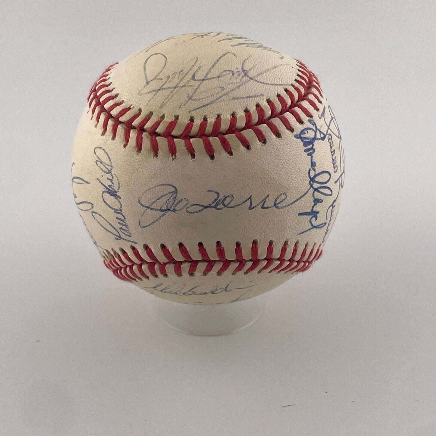 1998 Yankees World Championship Team Signed Baseball. 25 Sigs. Full JSA LOA.