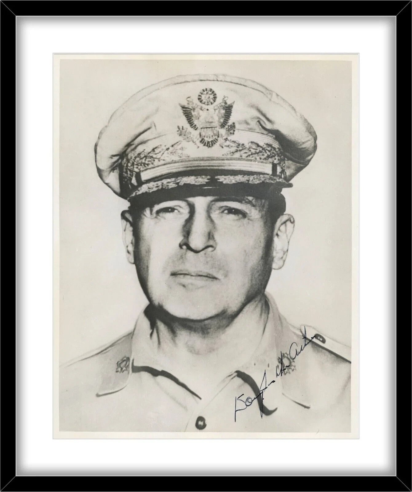 Rare WWII General Douglas MacArthur Signed 8x10 Photo, World War 2. Auto JSA0