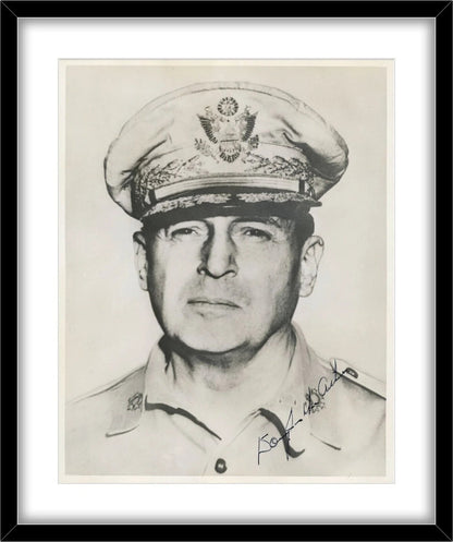 Rare WWII General Douglas MacArthur Signed 8x10 Photo, World War 2. Auto JSA0