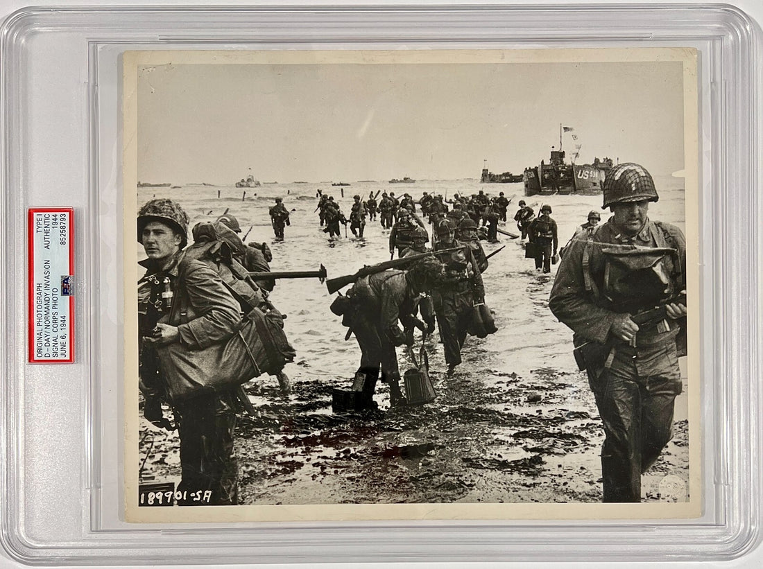 1944 D-Day Storming Normandy Beach. Original Type 1 Photo PSA0