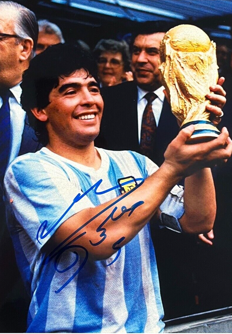 Rare Diego Maradona Signed Photo, Argentina 1986 World Cup. Auto PSA1