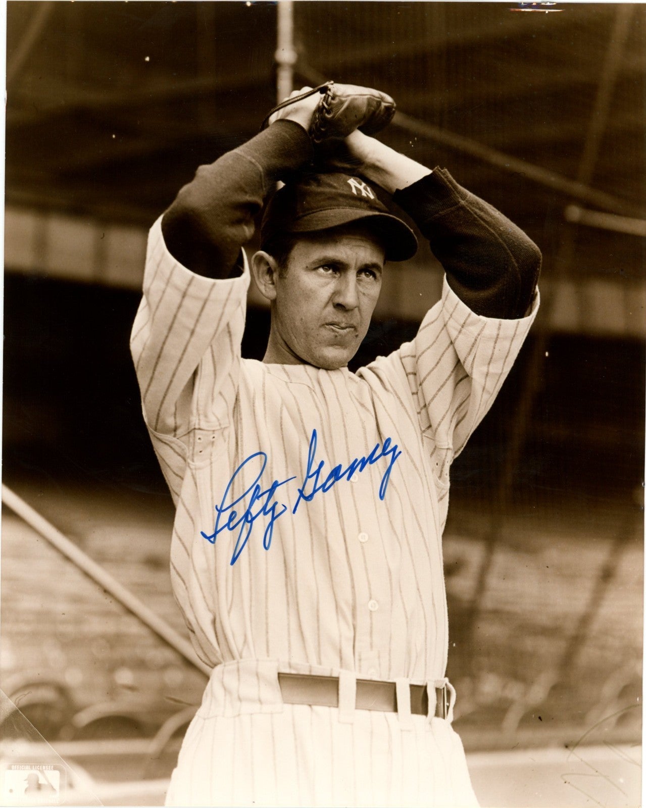 Lefty Gomez Signed Photo 8x10, New York Yankees. JSA0