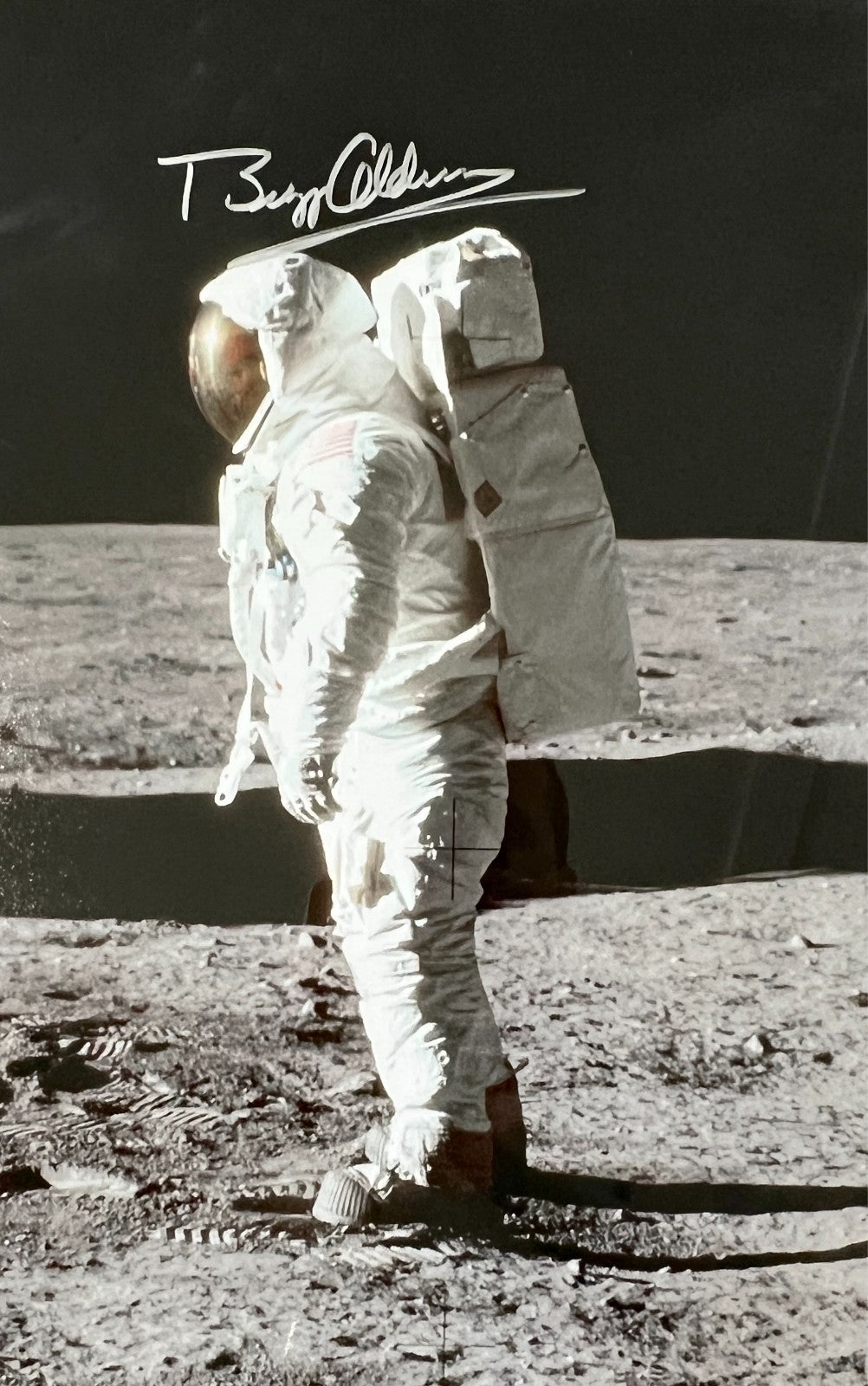 Buzz Aldrin Signed 16x20 Photo. USA Flag, Man on the Moon 1969. PSA1