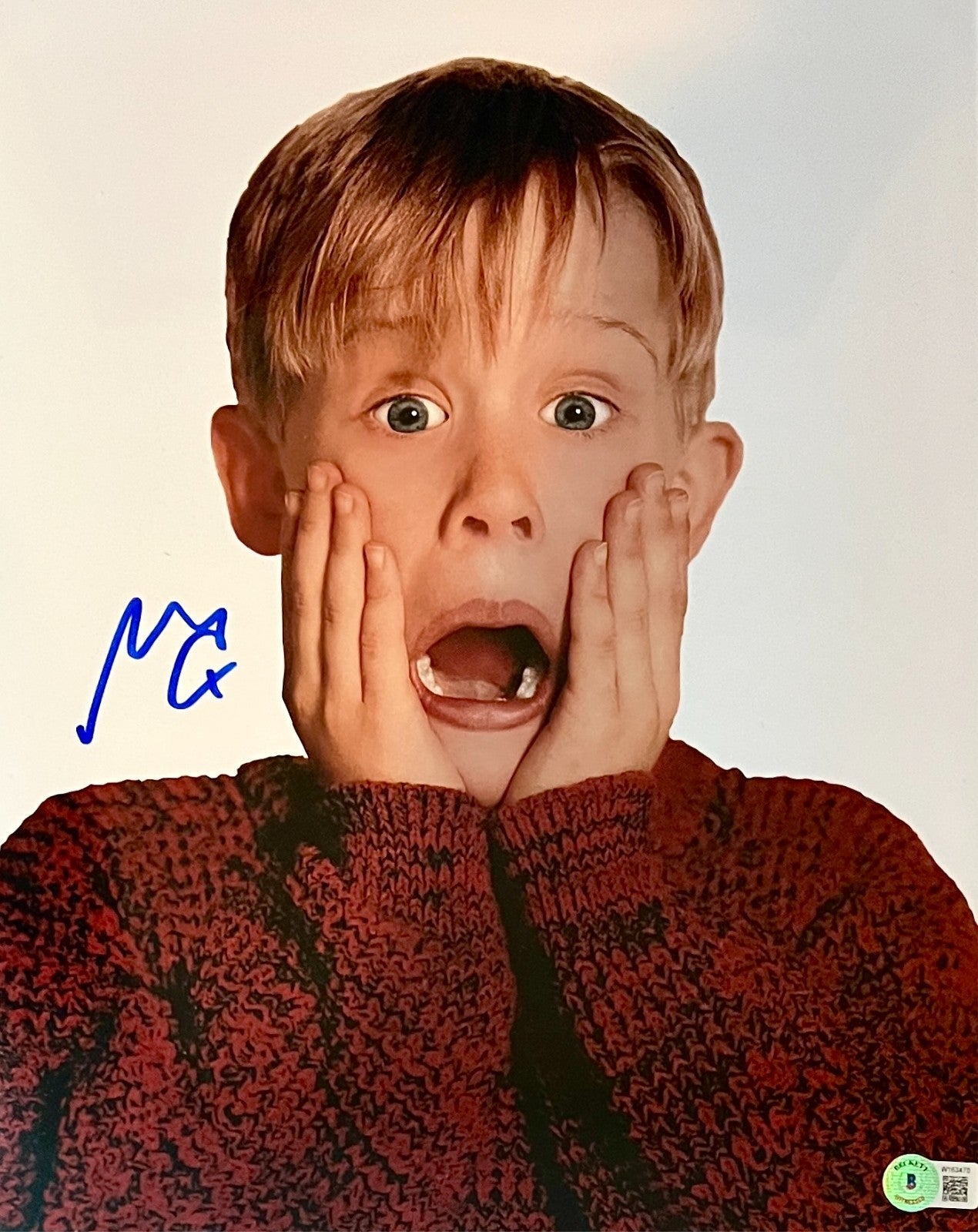 Macaulay Culkin Signed 11x14 Photo, Home Alone. Framed. Beckett.1