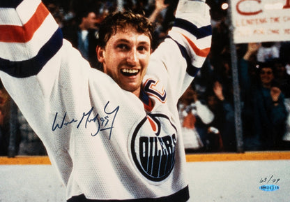 Wayne Gretzky Signed 16x20 Photo, Upper Deck Limited Edition /99. Auto UDA1