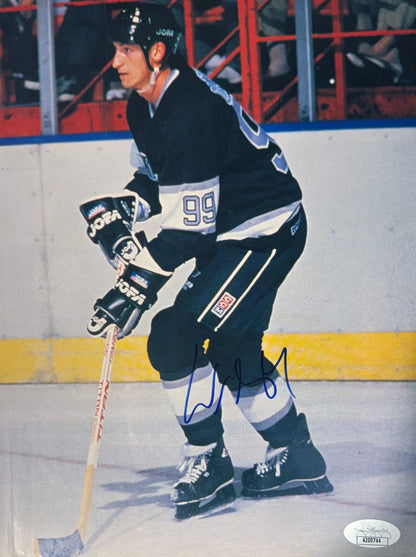 Wayne Gretzky Signed 8" x 10" Photo. Auto JSA1