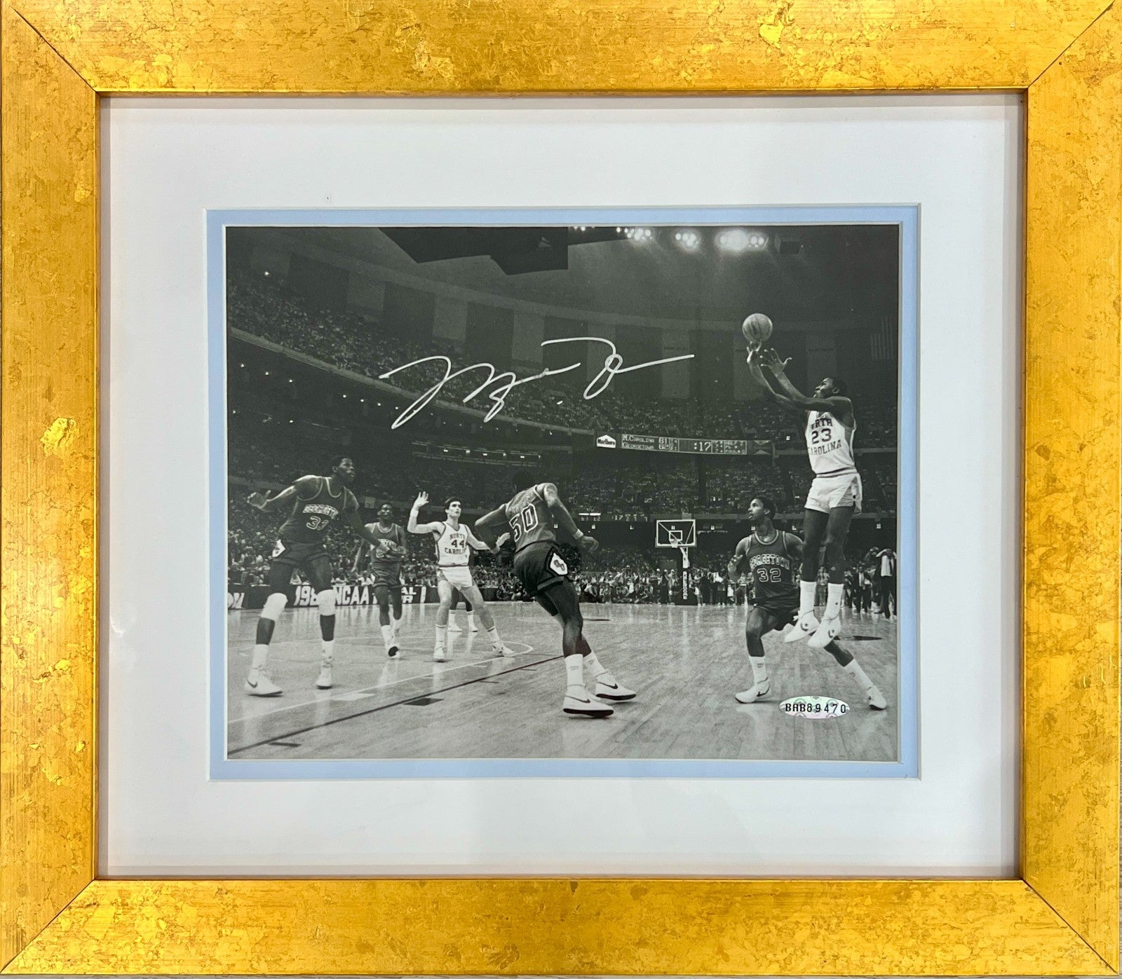 Michael Jordan Signed North Carolina March Madness Photo. JSA0