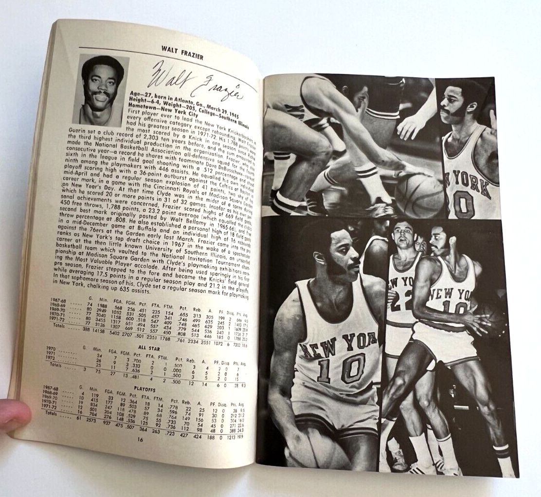 1972-73 New York Knicks Yearbook Madison Square Garden Press Media Guide NBA6
