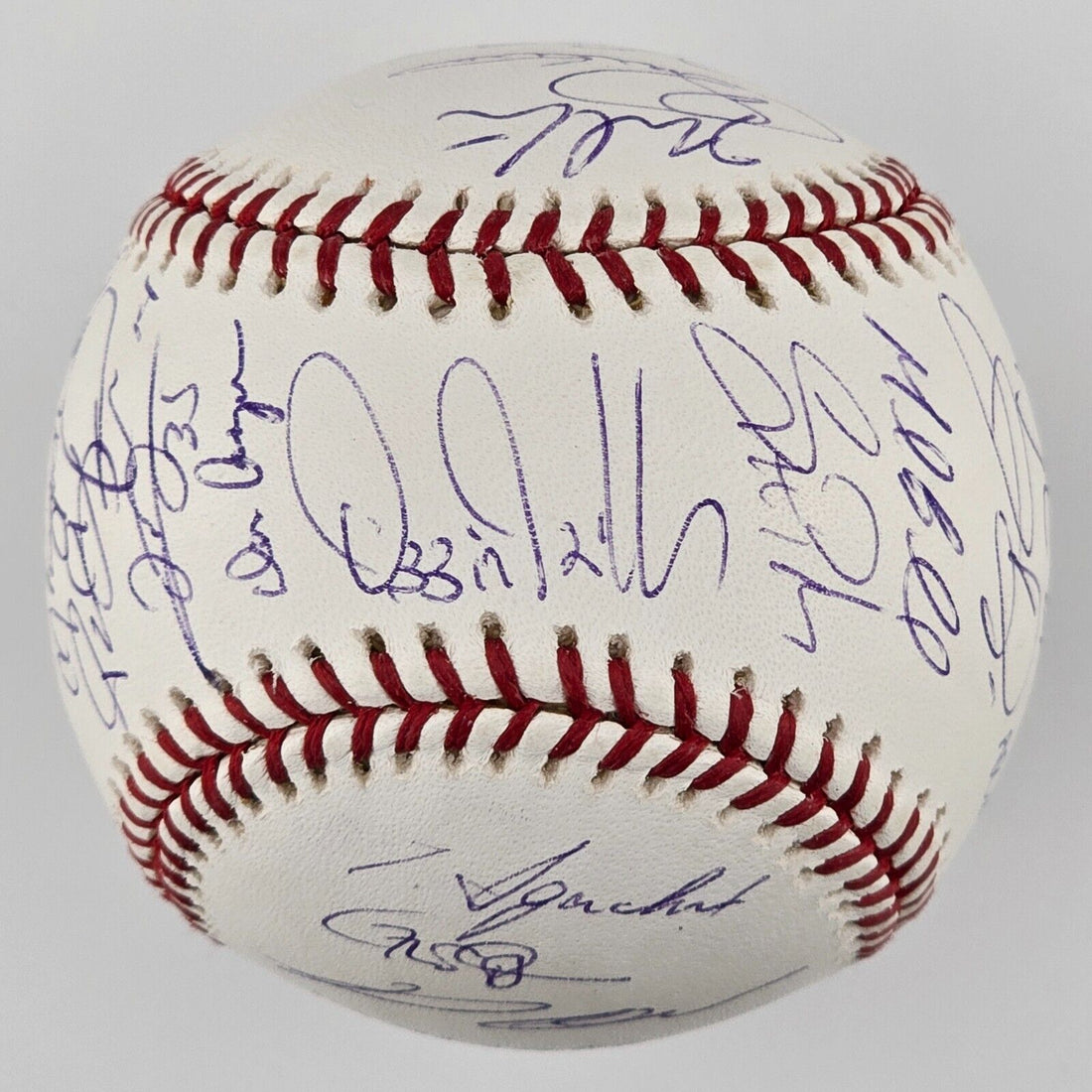 2005 Chicago White Sox Team Signed Baseball. 29 Signatures. PSA/DNA LOA