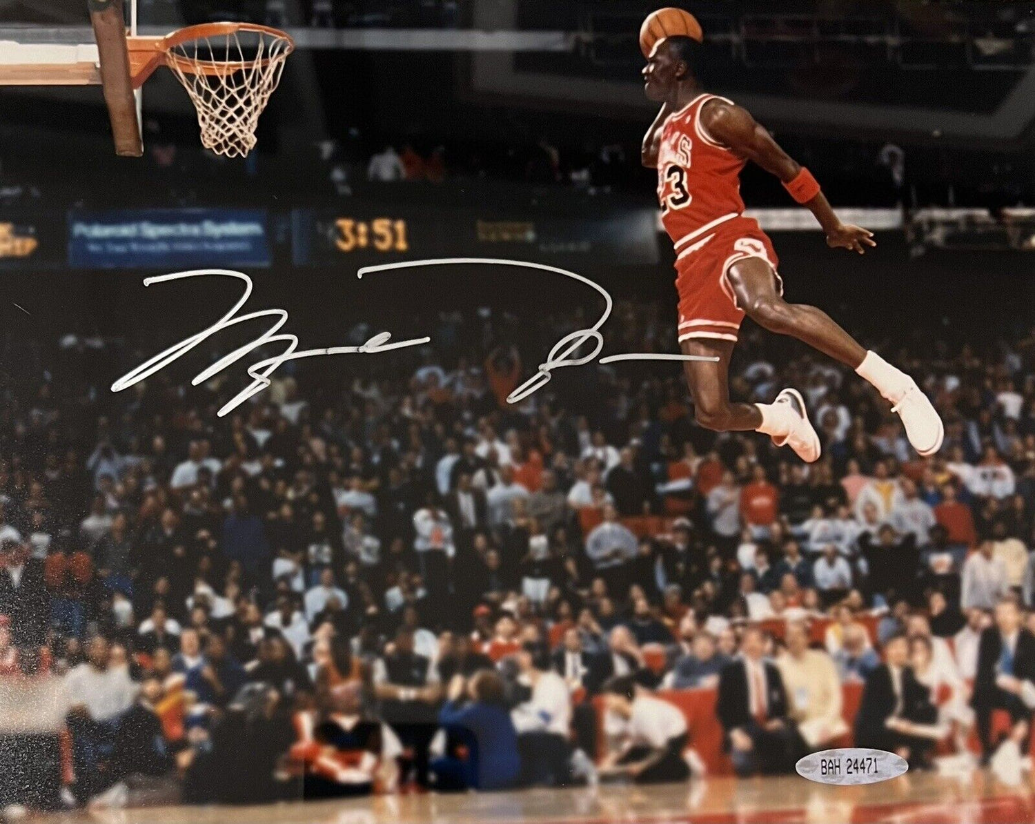 Michael Jordan 1985 Dunk Contest Gatorade Shot Signed 8x10 Photo. Upper Deck UDA