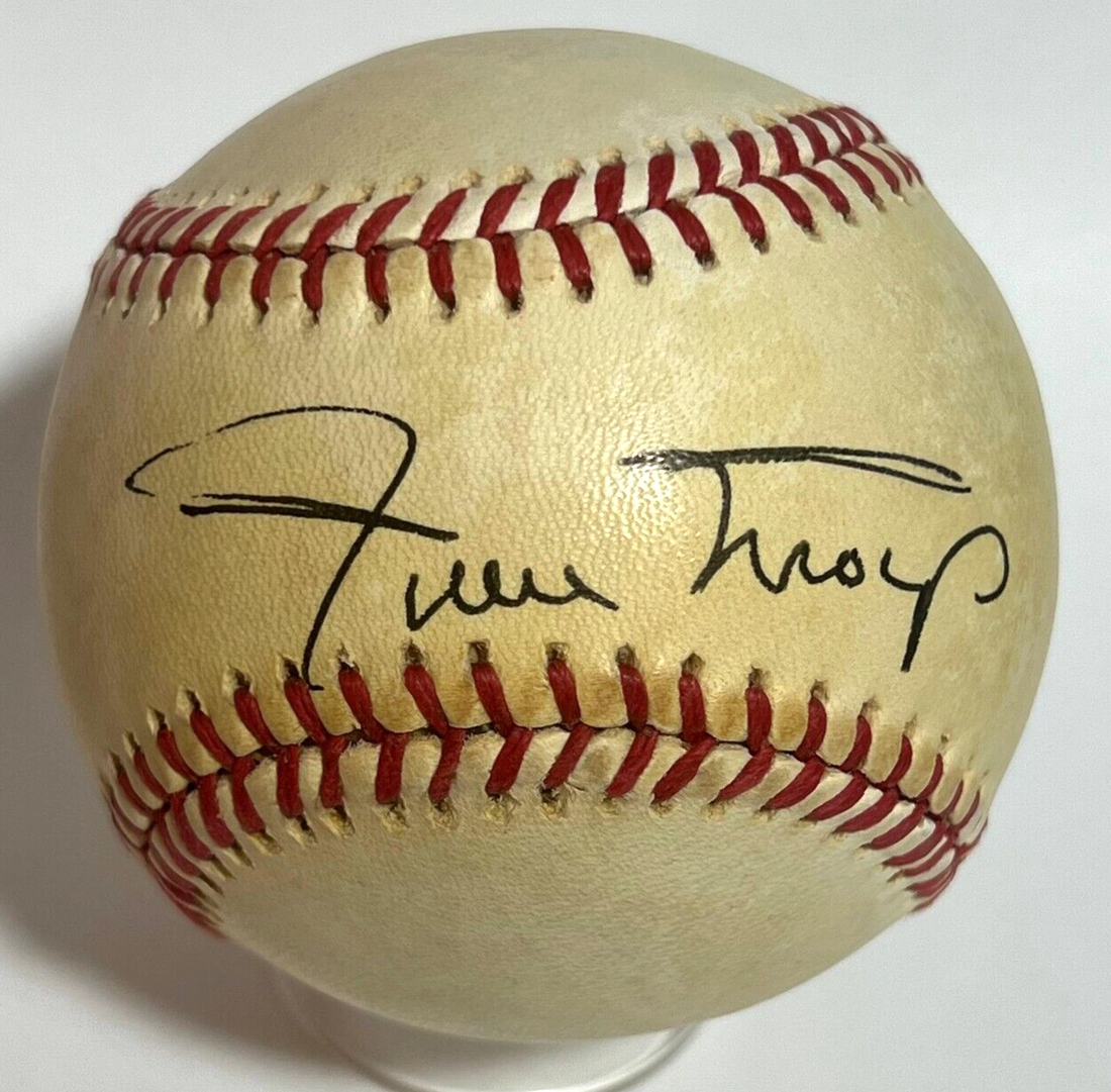 Willie Mays Single Signed Autograph Baseball. San Francisco Giants JSA signature